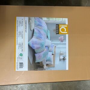 Multicolor Comforter Set